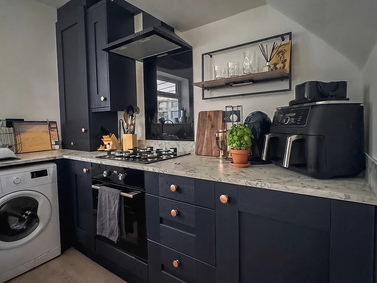 Charcoal Shaker Kitchen