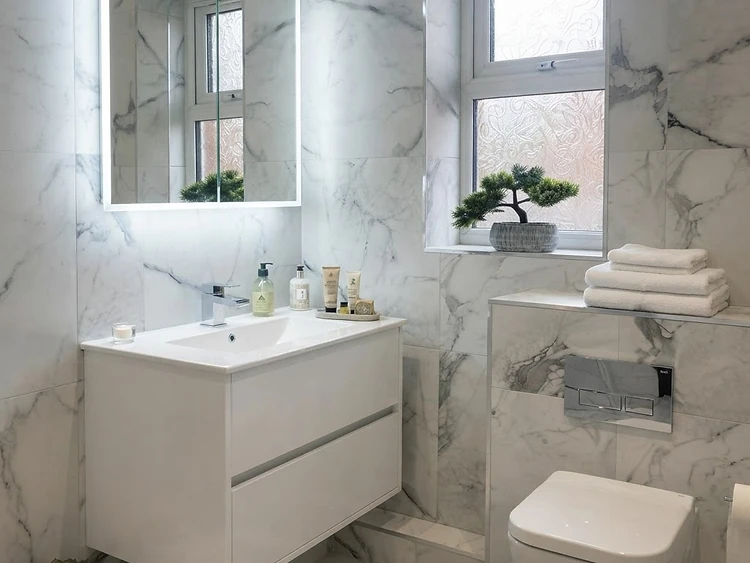 Backlit Marble En-Suite