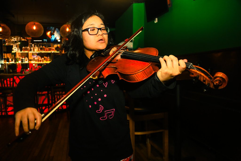 Entrancing Violin Performance