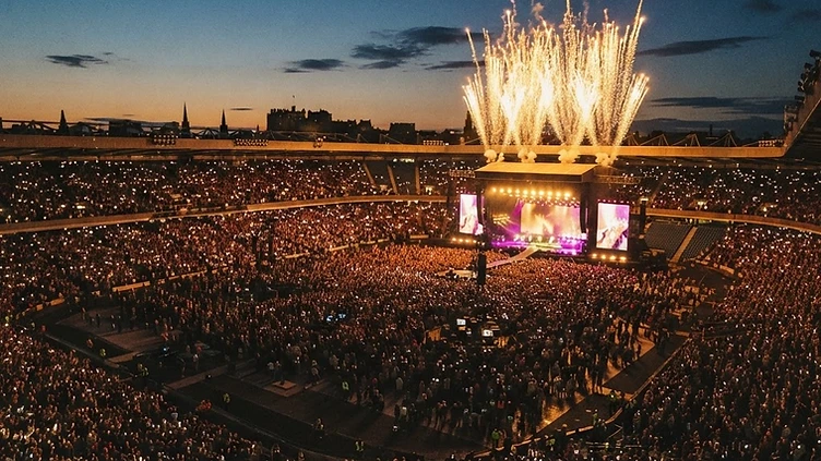 Stadium Country Music Celebration Sets New Attendance Records in Edinburgh