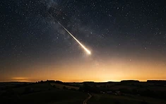 CELESTIAL SPECTACLE: ORIONID METEOR SHOWER LIGHTS UP UK SKIES