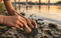 A YOUNG HISTORIAN’S RIVERBANK DISCOVERY