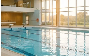 'Inspirational' Glasgow boy with Spina Bifida performing 'miracles' in swimming pool