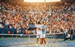 Alexander Zverev clinches Laver Cup for Team Europe with victory over Learner Tien