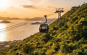 NEW HORIZONS FOR SWANSEA: CONSTRUCTION UNDERWAY ON MAJOR TOURISM ATTRACTION