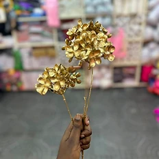 Artificial Gold Cluster Pom Spray