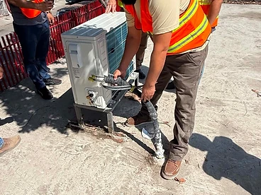 Instalación de equipo mini-split con conexiones refrigerantes
