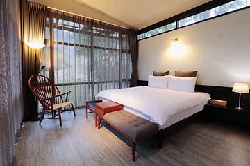 雙獨立臥室與臥榻