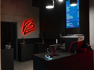 Mitglieder an der BurnLab Health Bar