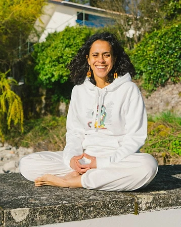 Portrait of certified Hunyuan Qi Therapy coach Heather Bourne