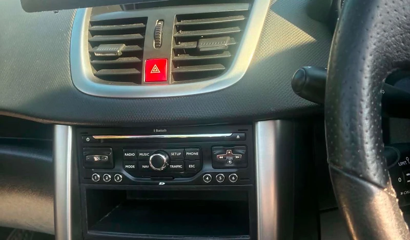 Peugeot 207cc 7