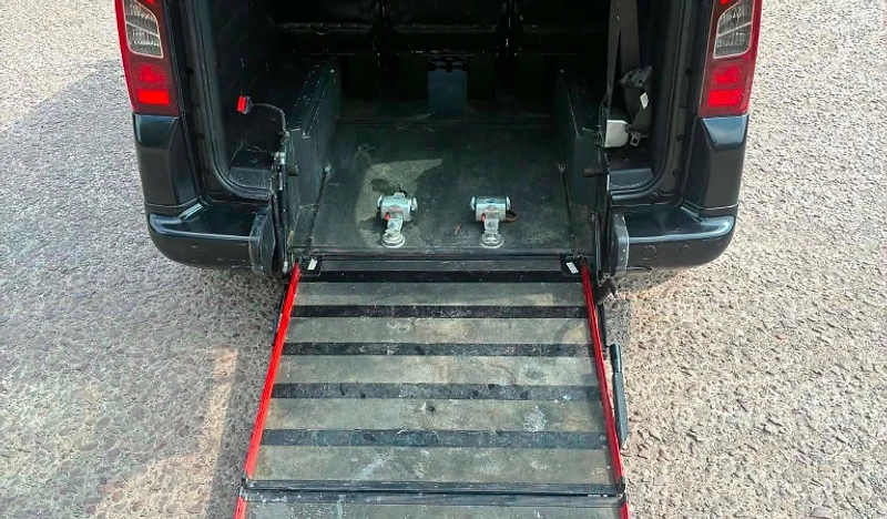 Peugeot Partner Tepee 8