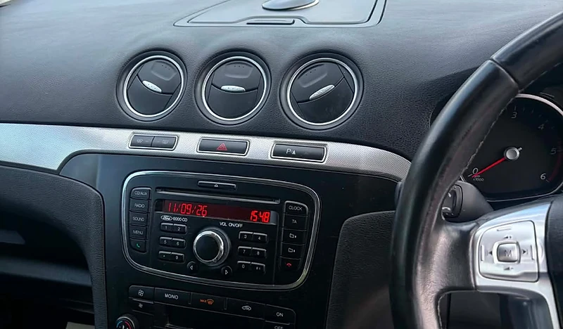 Ford Galaxy 8