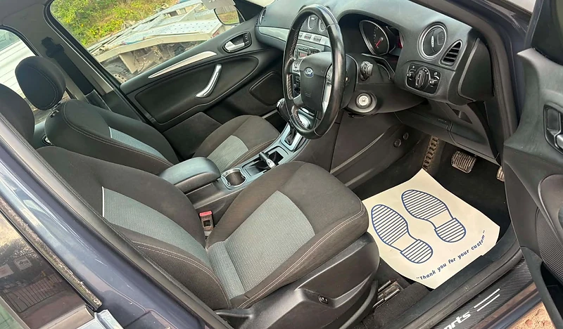 Ford Galaxy 10