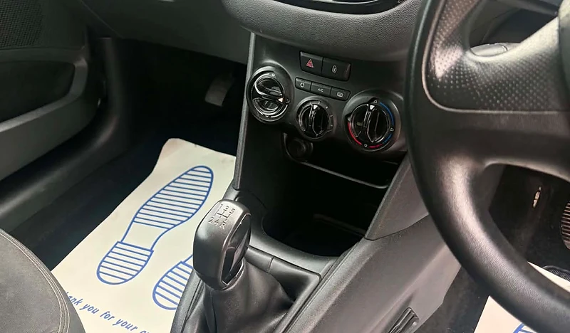 Peugeot 208 9