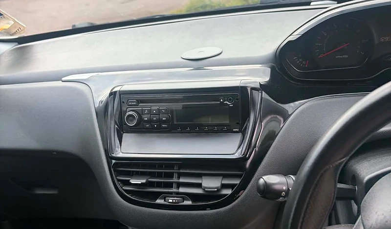 Peugeot 208 8