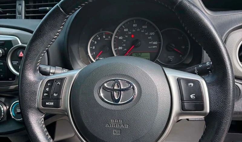 Toyota Yaris 6