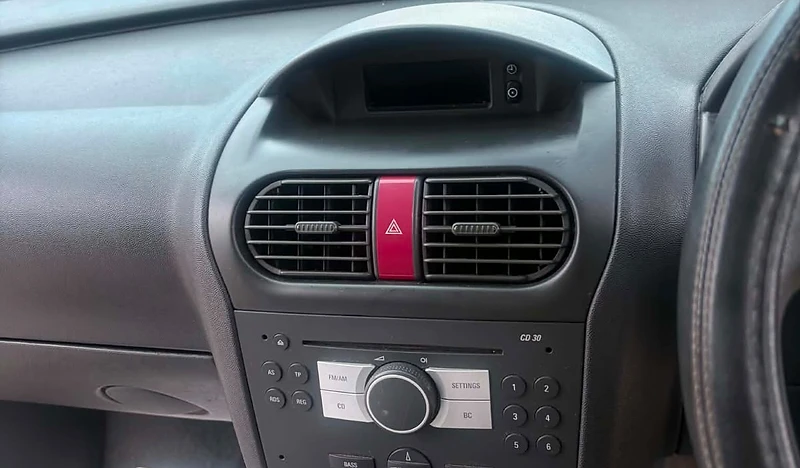 Vauxhall Combo Tour 9