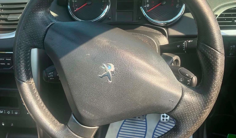 Peugeot 207cc 6