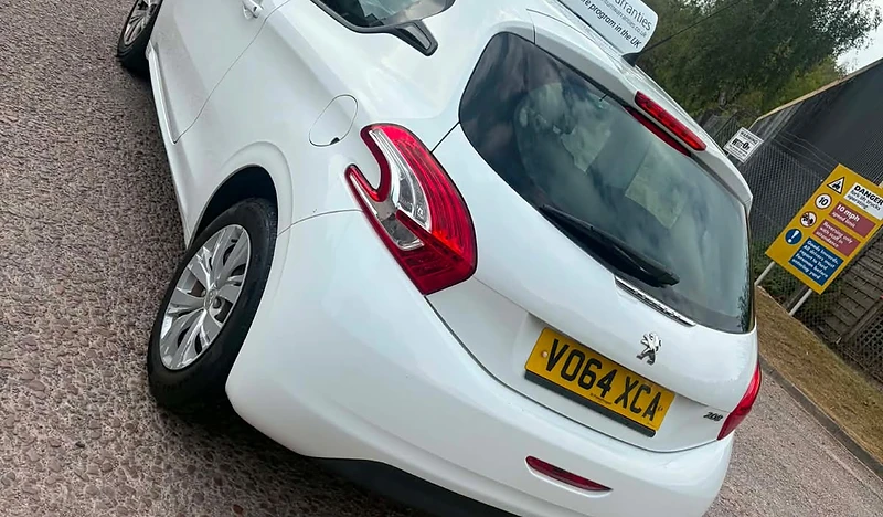 Peugeot 208 4