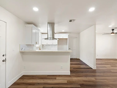 Kitchen & Range Hood — Marble Backsplash