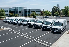 Why Late-Summer Heat Is Peak Season for Fleet Windshield Cracks