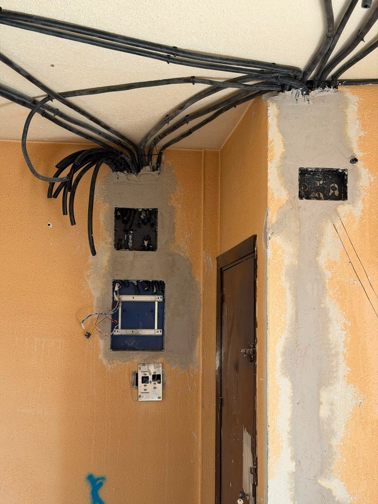 Cajas eléctricas empotradas en muro