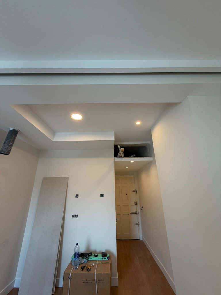 Renovación eléctrica con falso techo