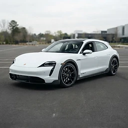 Porsche Taycan Turbo S Cross Turismo
