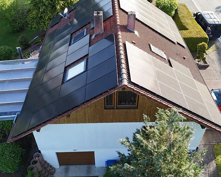 Voll belegtes Solardach