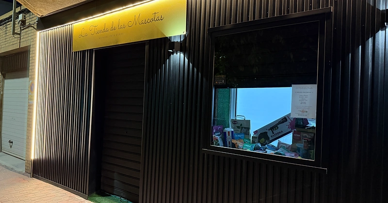 Fachada de la tienda LTM Mascotas en Murcia