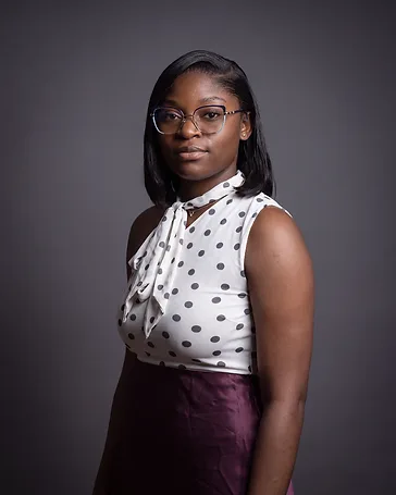 Élisabeth Neossi, Stagiaire