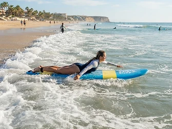 Beginner surf lesson
