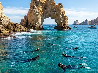 Snorkel arch tour