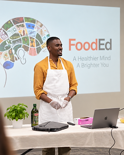 Jaumark Pierre, MPH, leading a culinary medicine education session.
