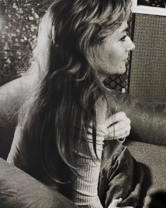 Angel Snow in profile