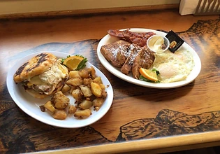 Breakfast plates served at Ellington Depot