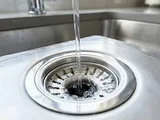 Küchenabfluss – nach der Reinigung