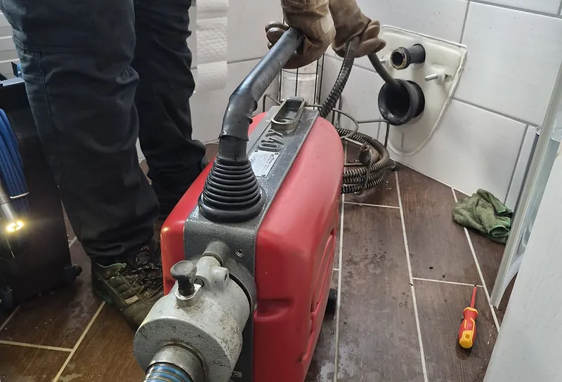 Arbeitsaufnahme aus dem Betrieb Kölner Rohr-Retter