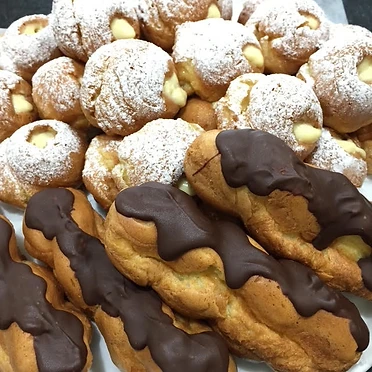 Cream Puffs & Γclairs