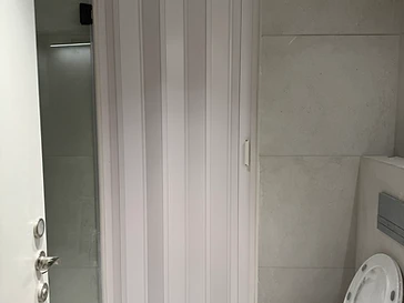 דלת אקורדיון לחדר רחצה