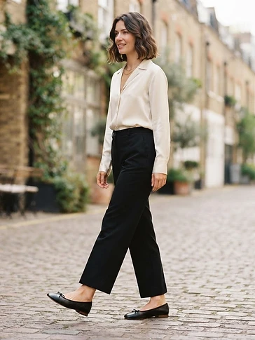 Women’s Black Leather Ballet Flats