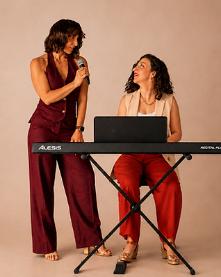Dúo Acústico con Claudia De la Torre