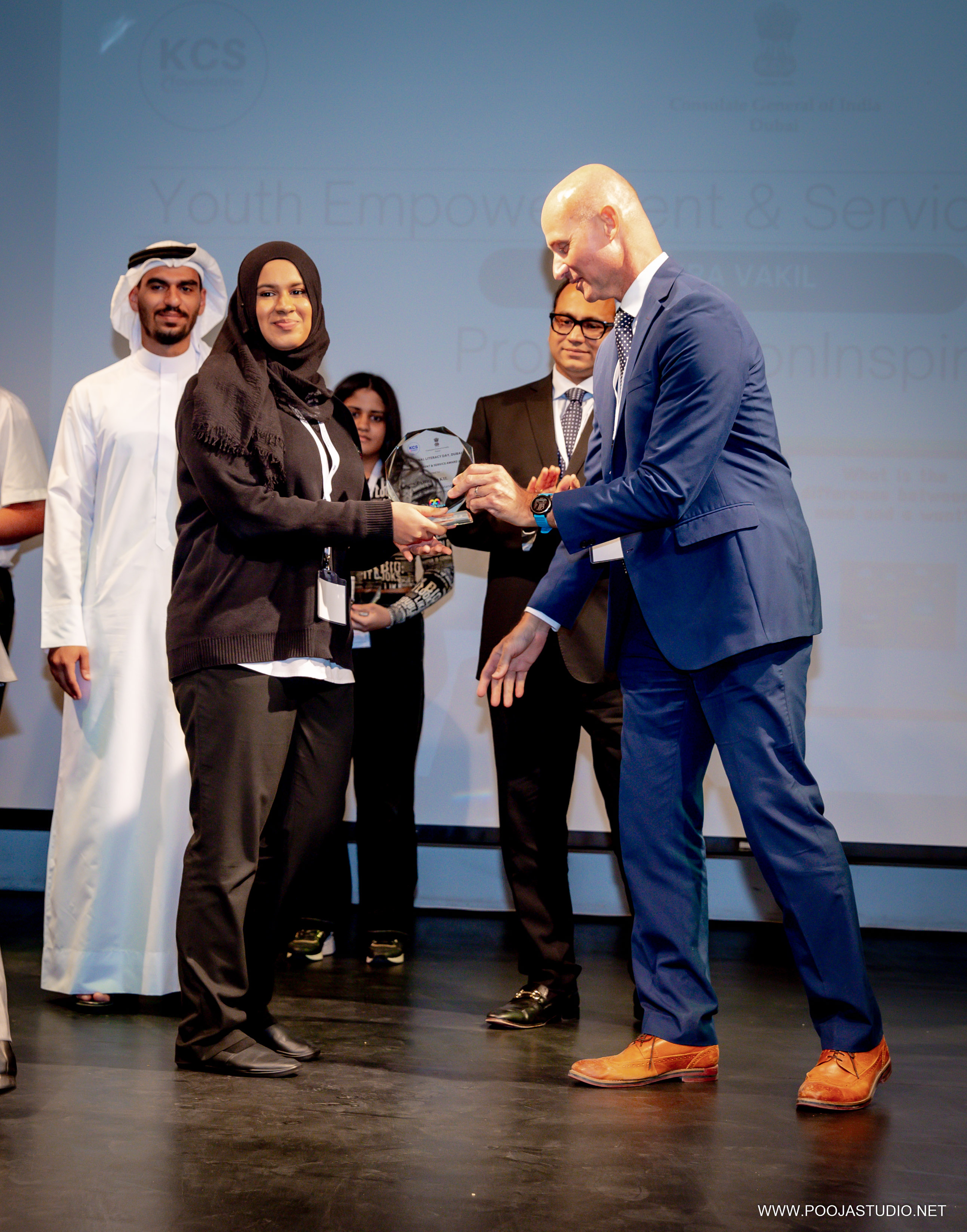 Awardee Zahra Vakil receiving a YES Award from Mr Nic Brain, Principal of Jumeirah College