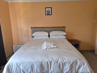 Double bed detail