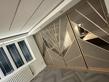 Custom Built Wardrobe in London by Harris Construction