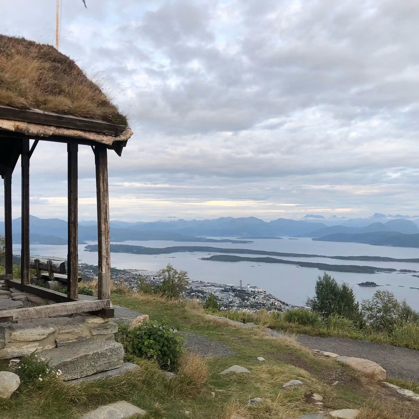 Fjordutsikt fra fjellet
