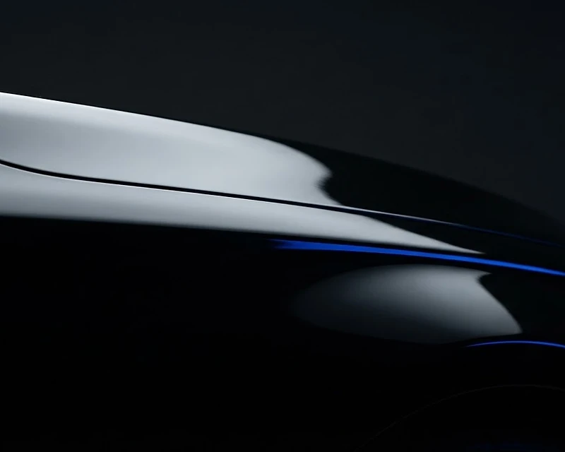Mirror-finish polished car shoulder line