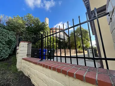 Tall wood privacy fence with clean finish — fence and gate installation by Fency Builders in La Crescenta, Los Angeles.