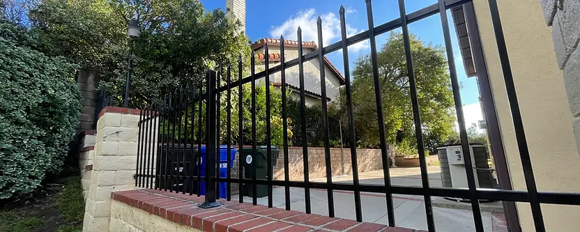 Tall wood privacy fence completed in La Crescenta